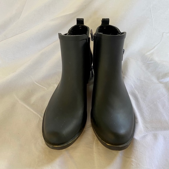 Lucky brand women’s rain boots - Picture 2 of 3